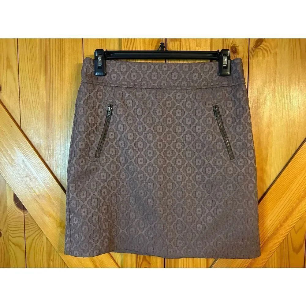 LOFT Taupe Textured Pencil Mini Skirt Zip Back Closure Zip Pockets Size 0 (8921)